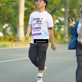 Runner Photo 7771965