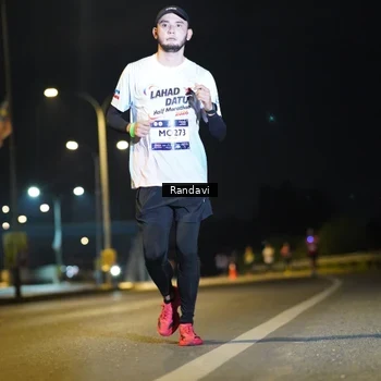 Runner Photo 7771971