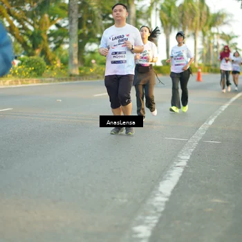 Runner Photo 7771972