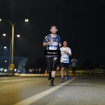 Runner Photo 7772024