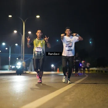 Runner Photo 7772029