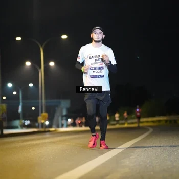 Runner Photo 7772061
