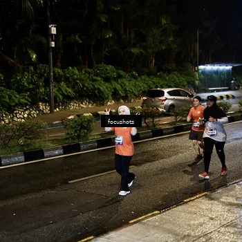 Runner Photo 7772912