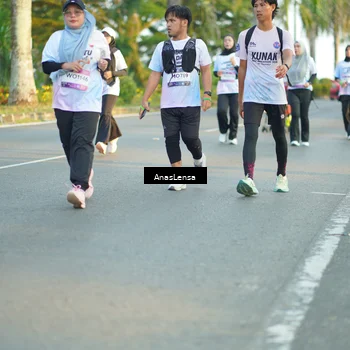 Runner Photo 7772935