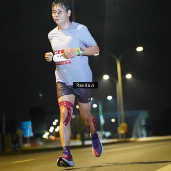 Runner Photo 7773028