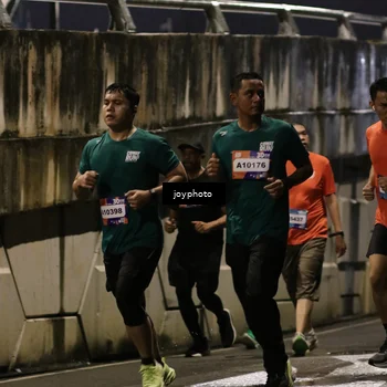 Runner Photo 7773058