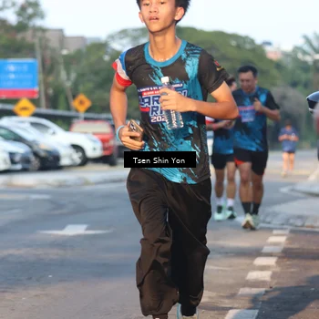 Runner Photo 7773062