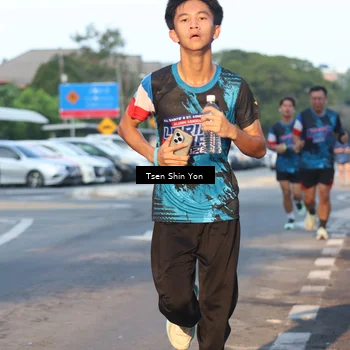 Runner Photo 7773104
