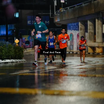 Runner Photo 7773112