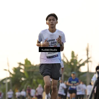 Runner Photo 7773123