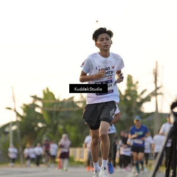 Runner Photo 7773131