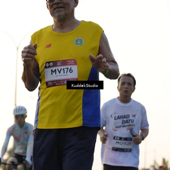 Runner Photo 7773448