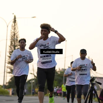 Runner Photo 7773533
