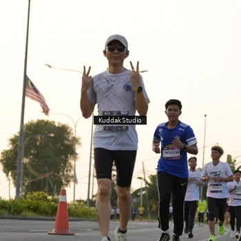 Runner Photo 7773535