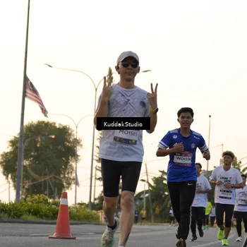 Runner Photo 7773542