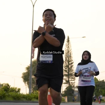 Runner Photo 7773544