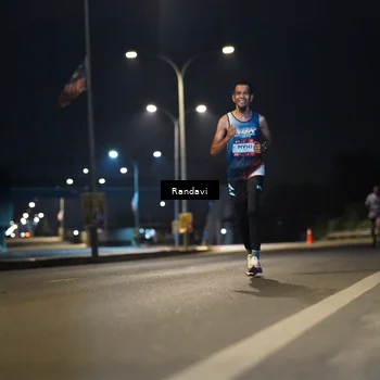 Runner Photo 7773624