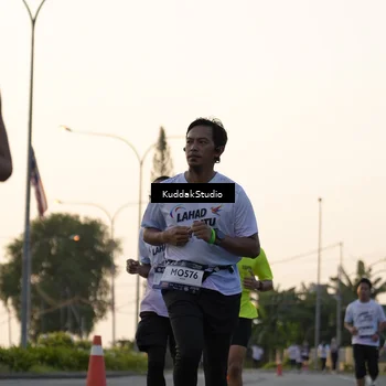 Runner Photo 7773633