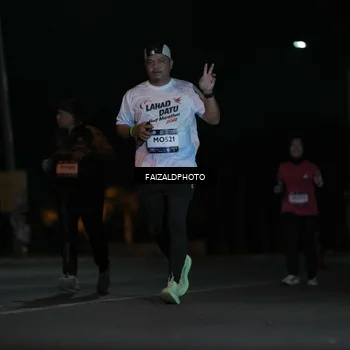 Runner Photo 7773651