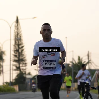 Runner Photo 7773658