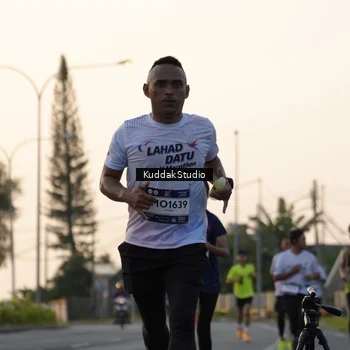 Runner Photo 7773660