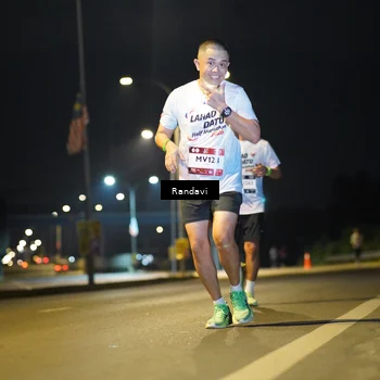 Runner Photo 7773691