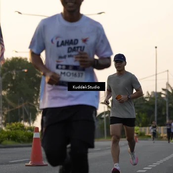 Runner Photo 7773708