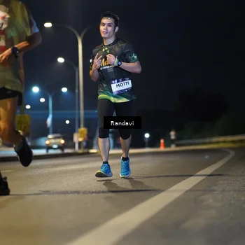Runner Photo 7773735