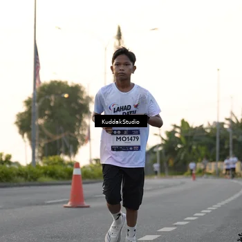Runner Photo 7773764