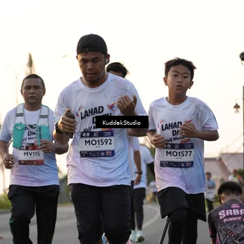 Runner Photo 7773830