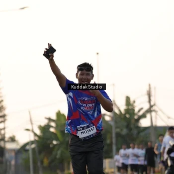 Runner Photo 7773870