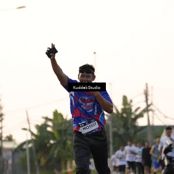 Runner Photo 7773883