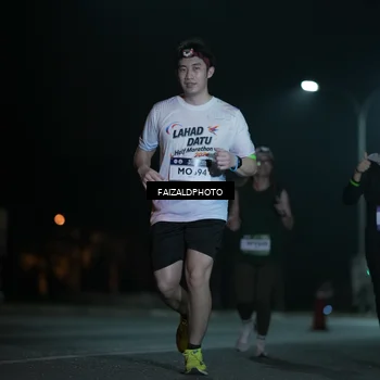 Runner Photo 7774000