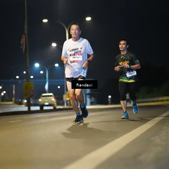 Runner Photo 7774001