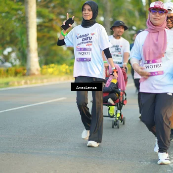 Runner Photo 7774003