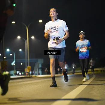 Runner Photo 7774064