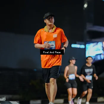 Runner Photo 7774072