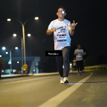 Runner Photo 7774245