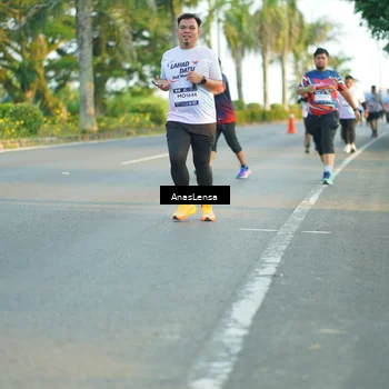 Runner Photo 7774253