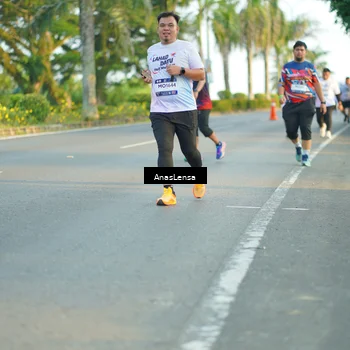 Runner Photo 7774283