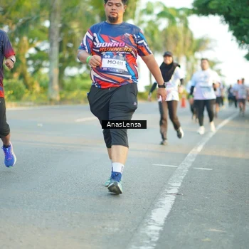 Runner Photo 7774349