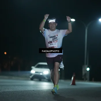 Runner Photo 7774400