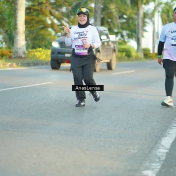 Runner Photo 7774472