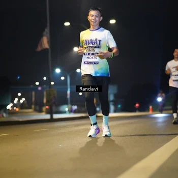 Runner Photo 7774504