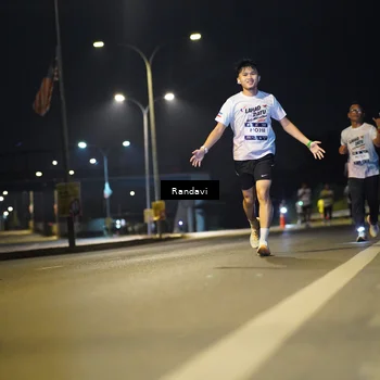 Runner Photo 7774533