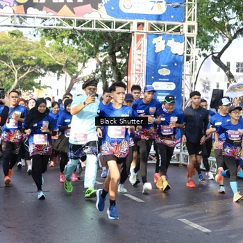 Runner Photo 7774663