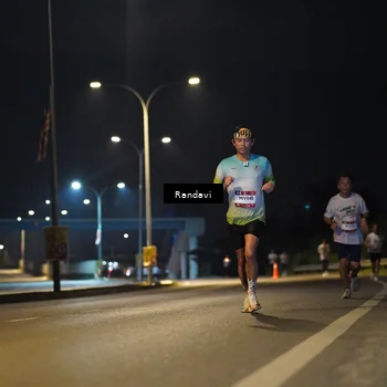 Runner Photo 7774693