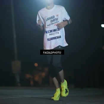 Runner Photo 7774700