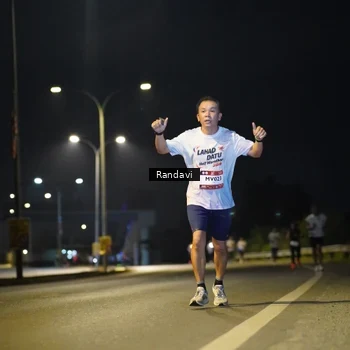 Runner Photo 7774717