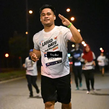 Runner Photo 7775001